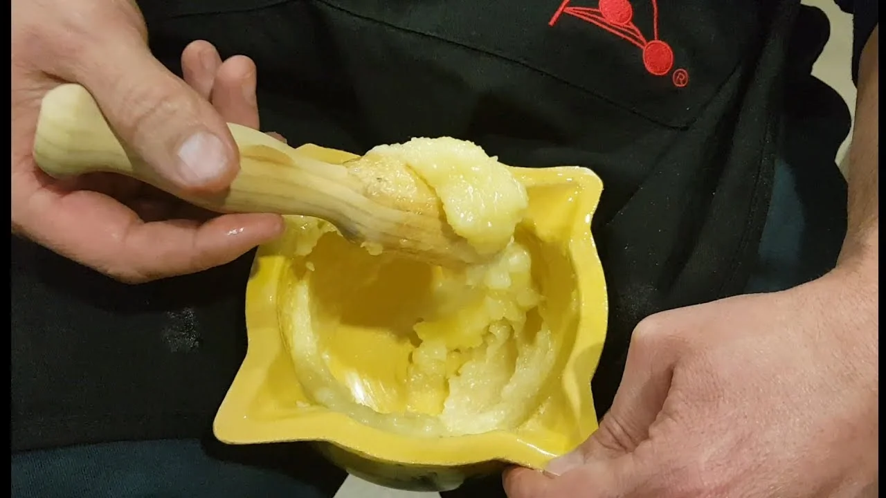 «Aprende a hacer alioli tradicional con la guía de Master Choof»